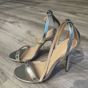 Wild Diva Silver Ankle Strap Heels - size 5